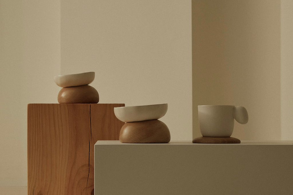 In the front is a pebble cup and a pebble bowl, in the back is a pebble bowl, and all three have their bases.